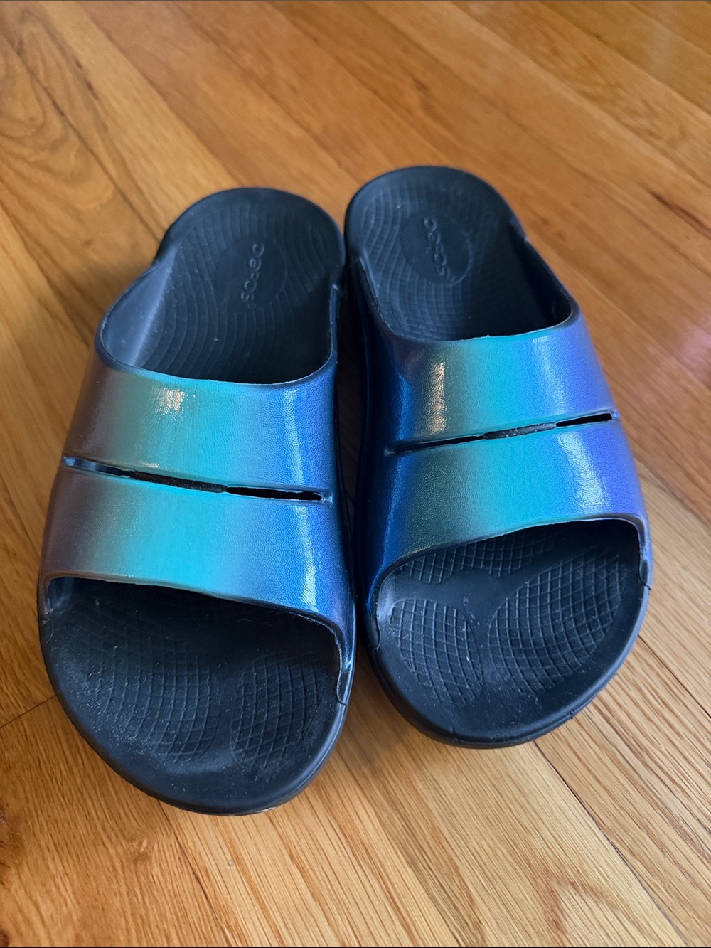 OOFOS Blue Iridescent Slide Sandals - Picture 4 of 10